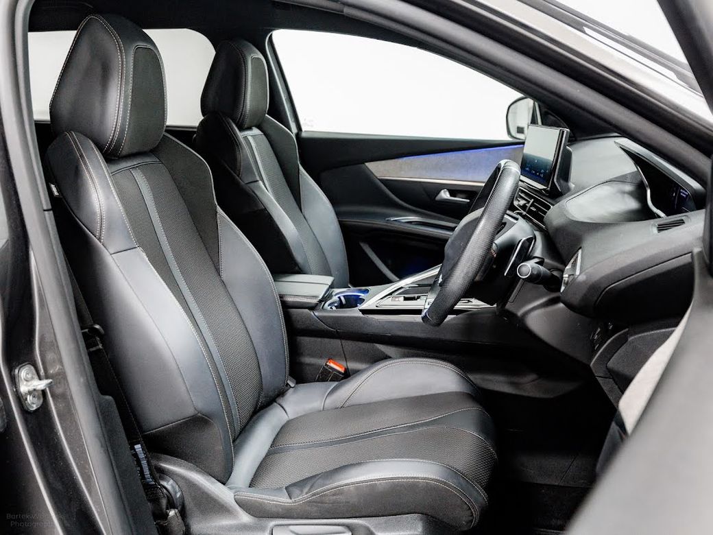 2023 Peugeot 5008