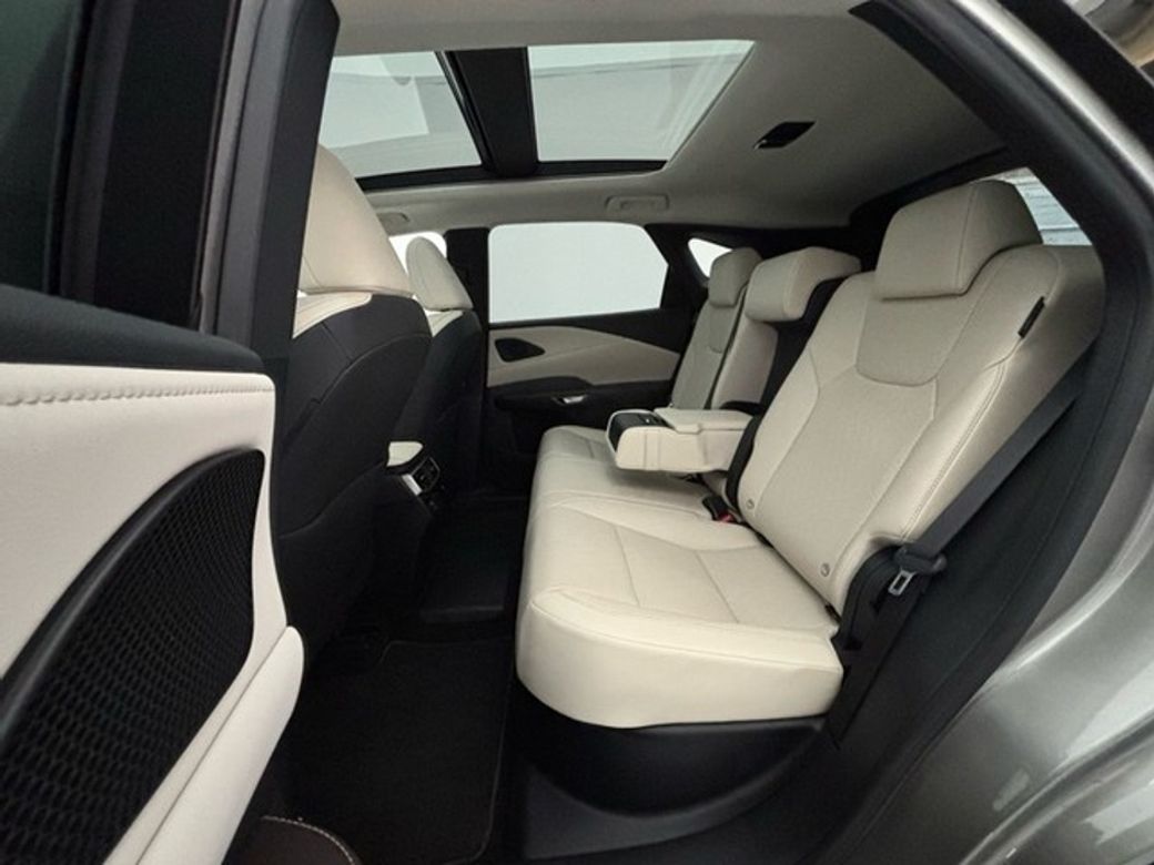 2023 Lexus RX450h+