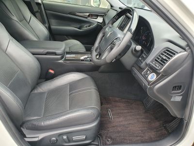 2013 Toyota Crown