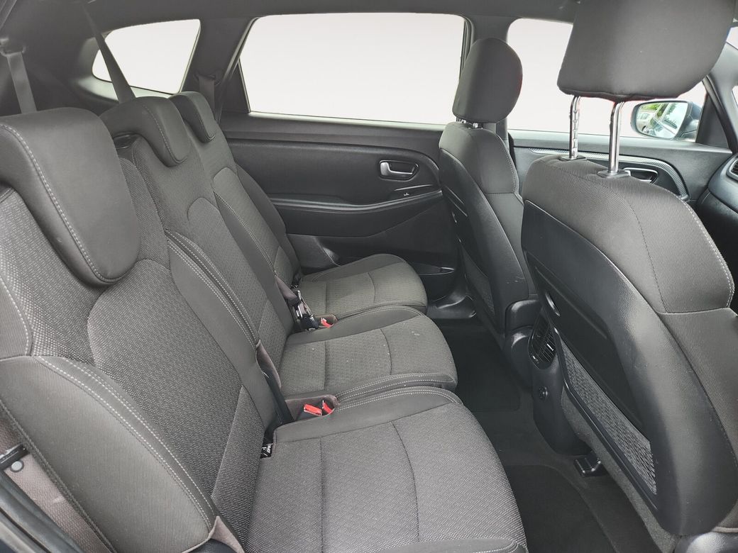 2017 Kia Carens