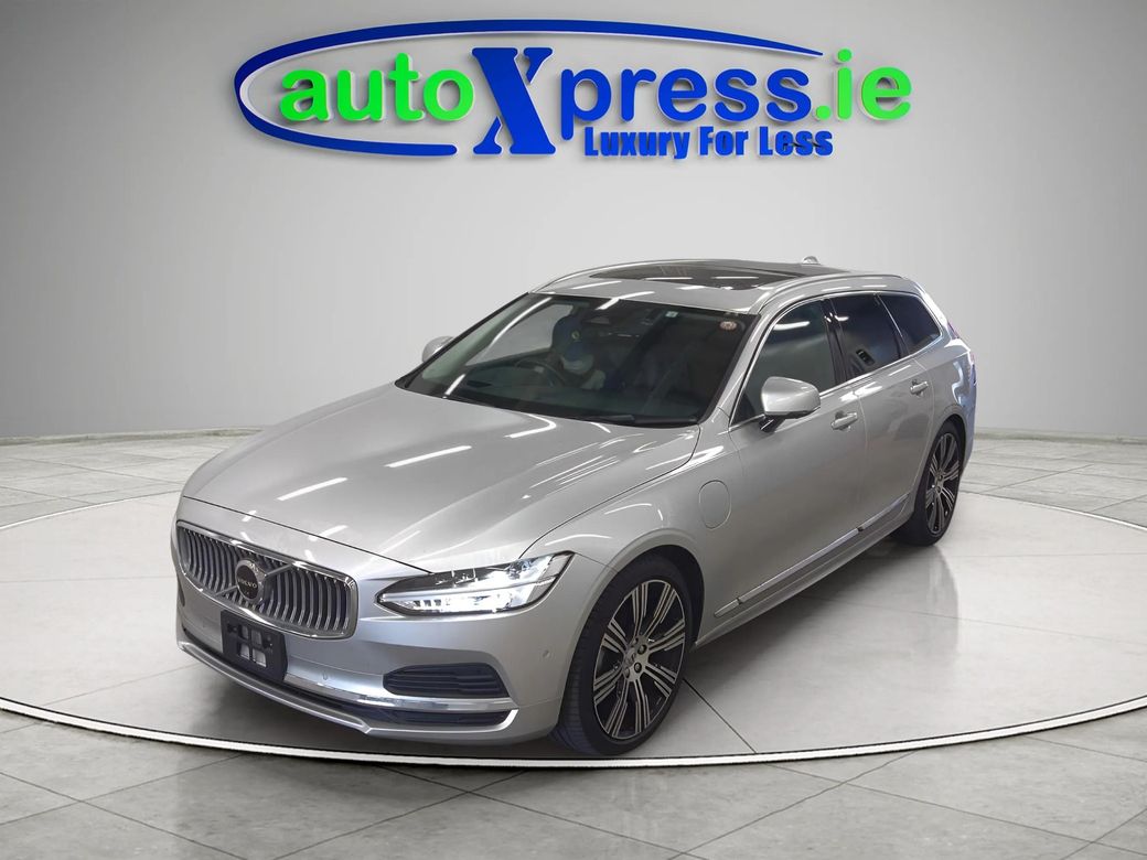 2022 Volvo V90