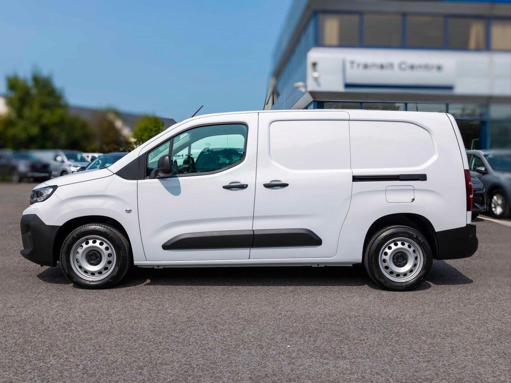 2025 Peugeot Partner