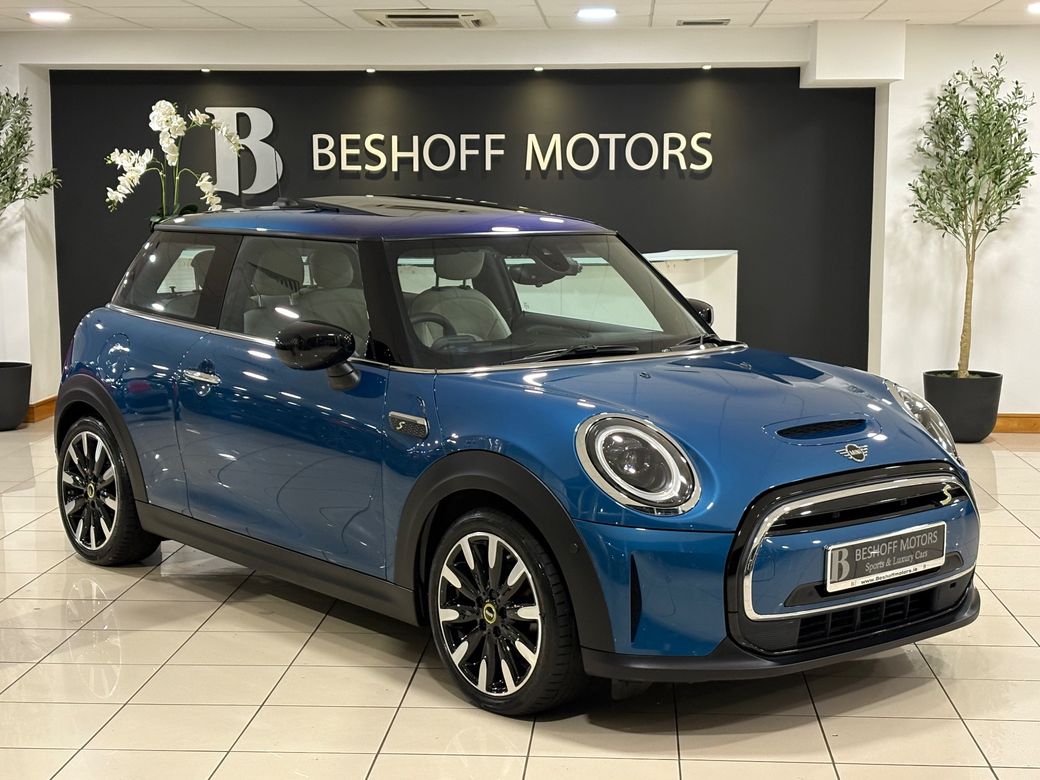 2023 Mini Hatch