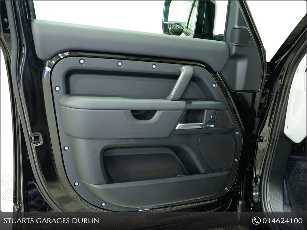 2025 Land Rover Defender