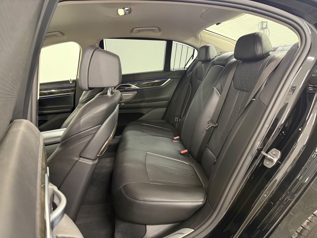 2016 BMW 7 Series