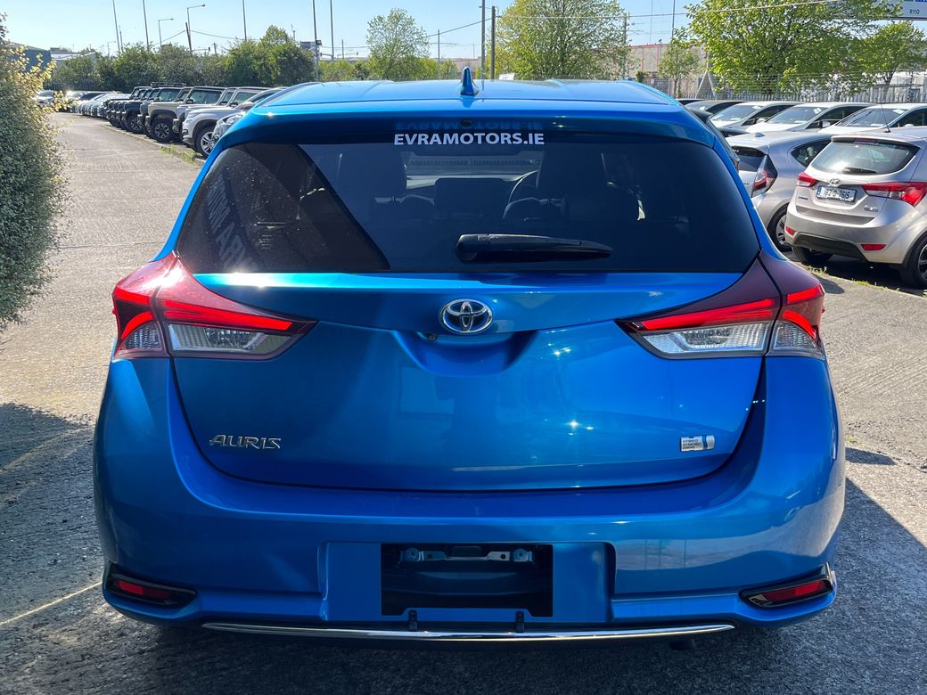 2016 Toyota Auris
