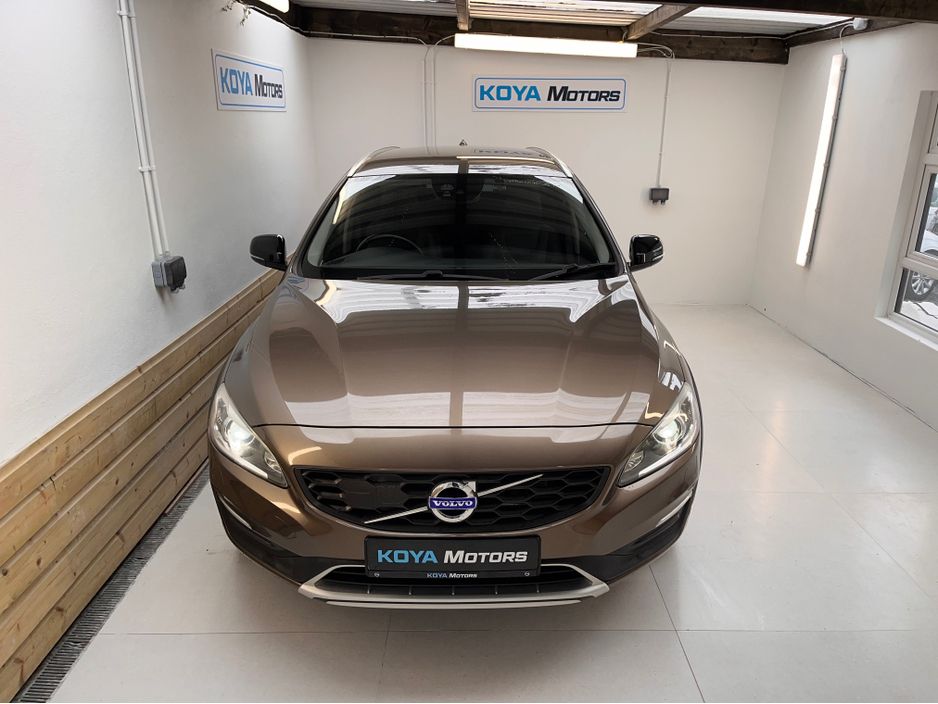 2016 Volvo V60 Cross Country