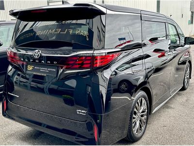2025 Toyota Alphard