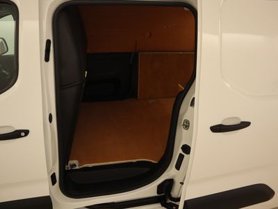 2022 Peugeot Partner