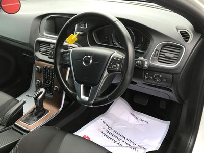 2017 Volvo V40