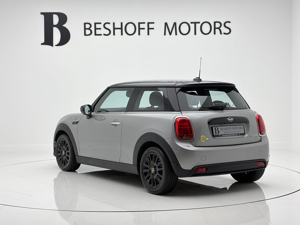2023 Mini Hatch