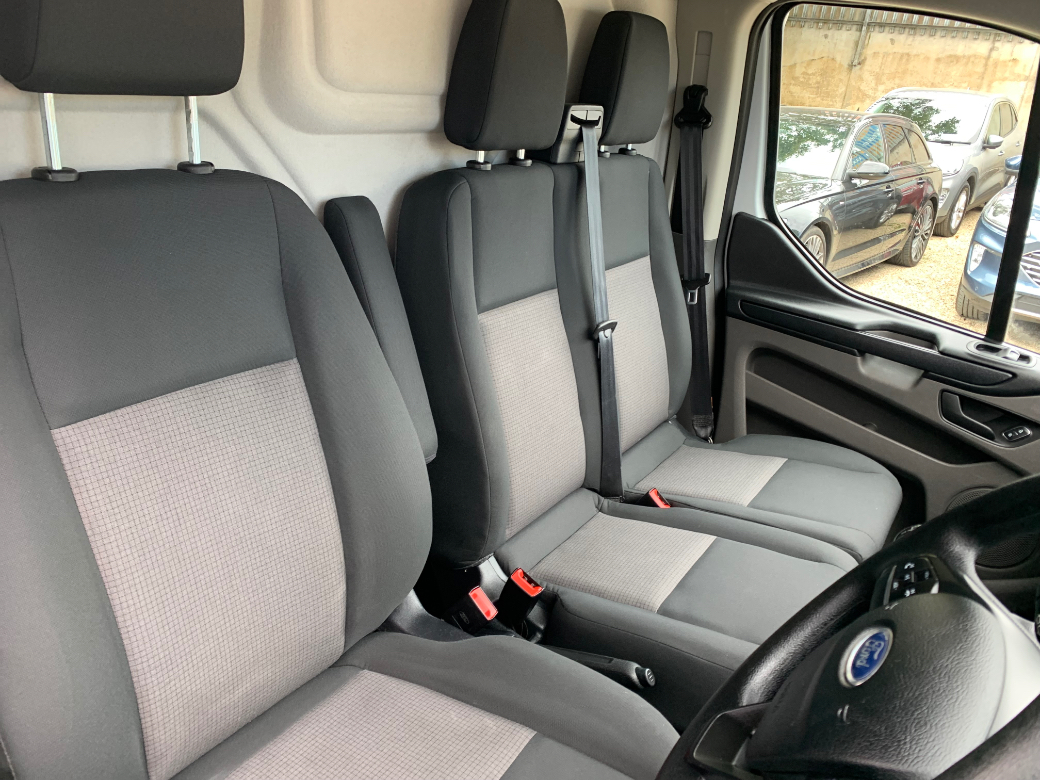2023 Ford Transit Custom