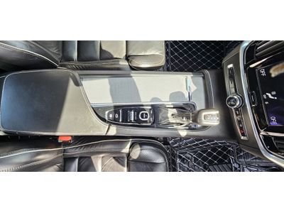 2017 Volvo S90