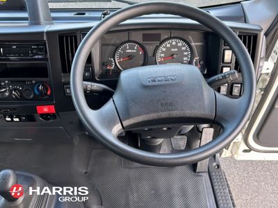 2025 White Isuzu NPR