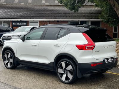 2022 Volvo XC40