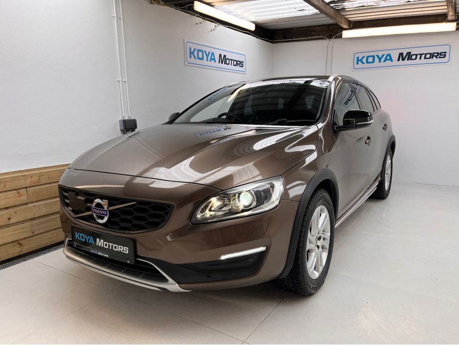 2016 Volvo V60 Cross Country