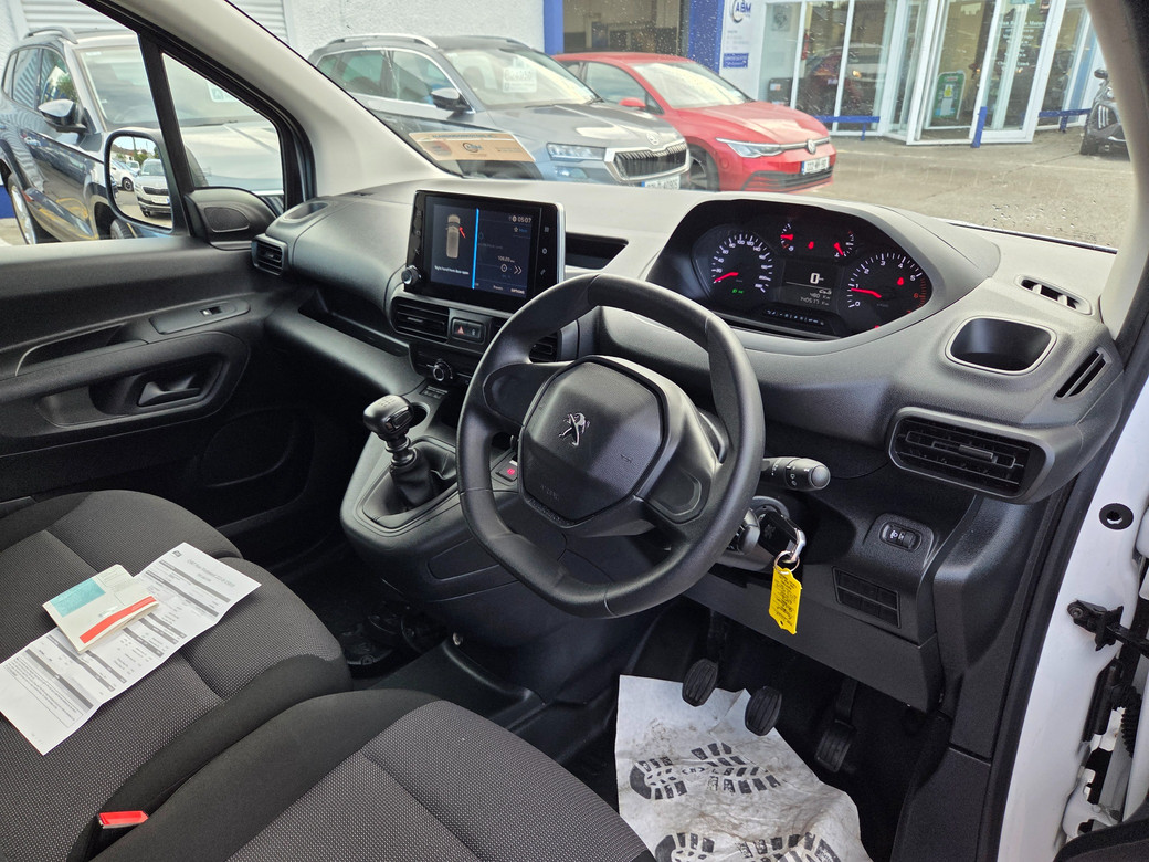 2022 Peugeot Partner
