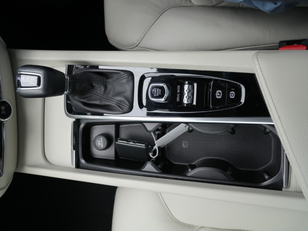 2020 Volvo V60