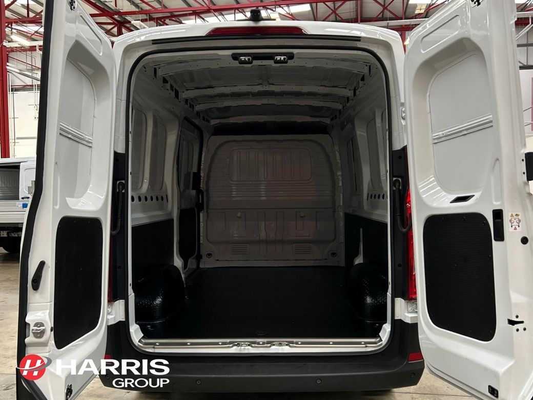 2024 White Maxus Deliver 9