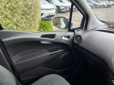 2023 Ford Transit Courier