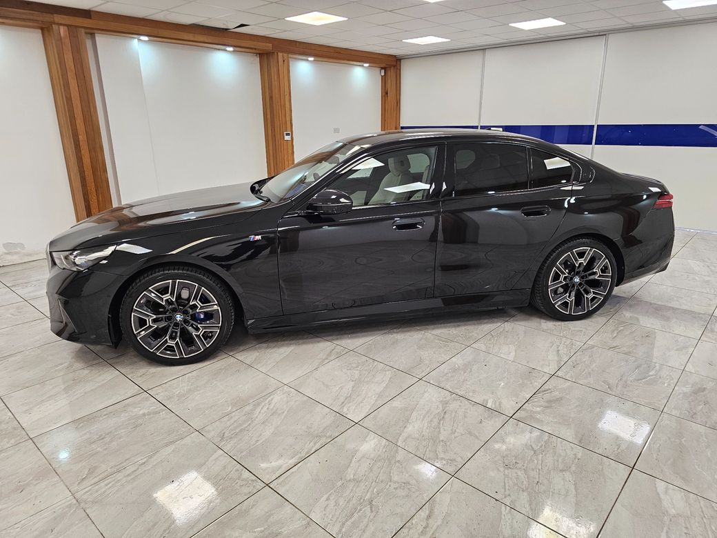 2025 BMW i5