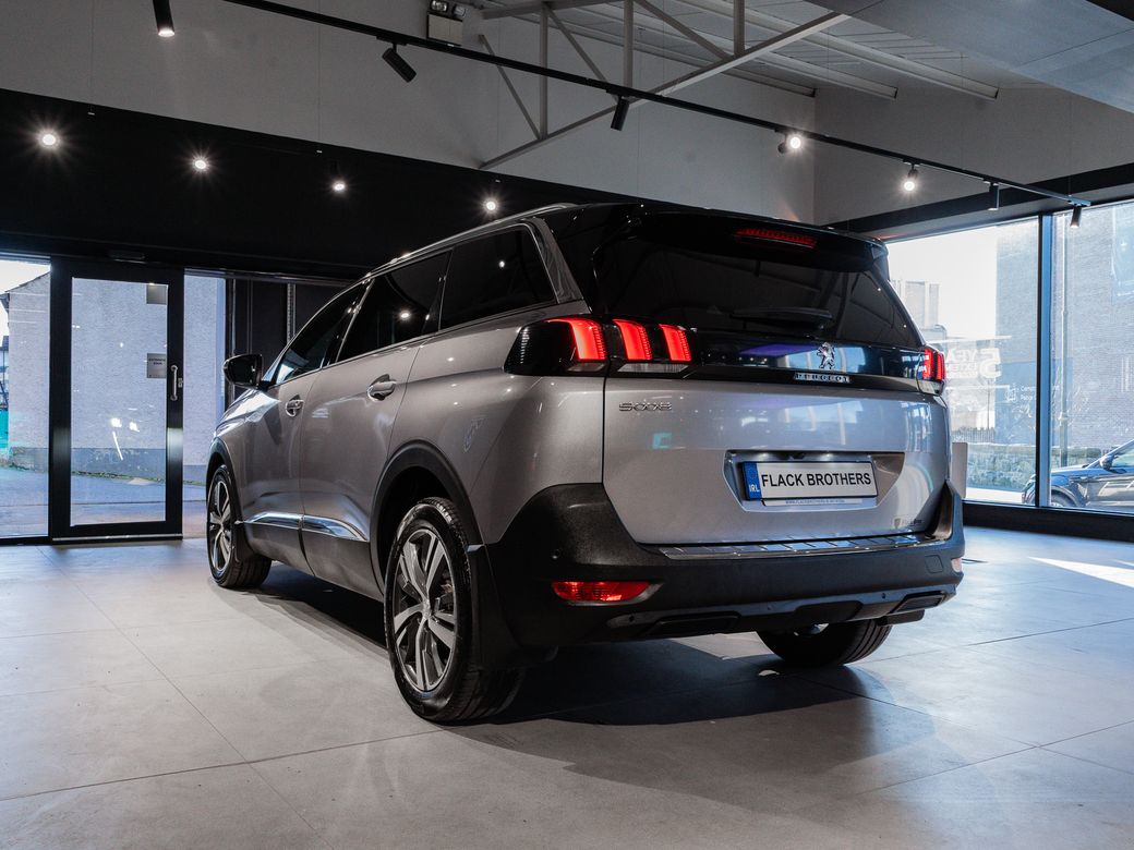 2024 Peugeot 5008