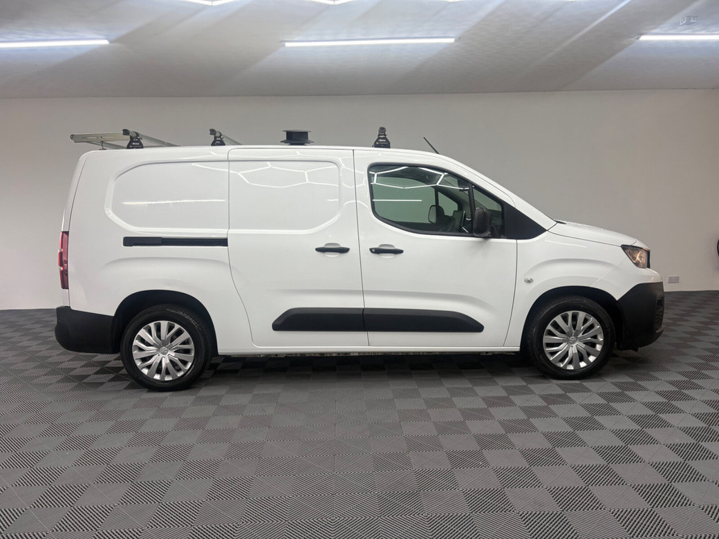 2021 Peugeot Partner