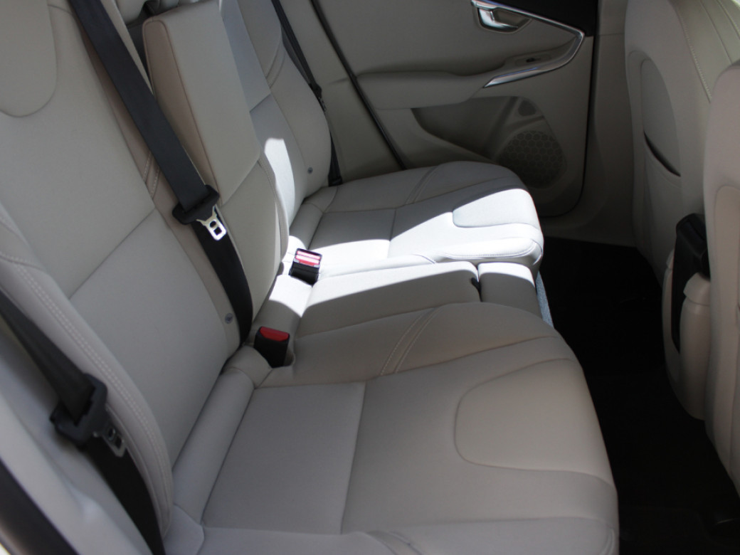 2016 Volvo V40
