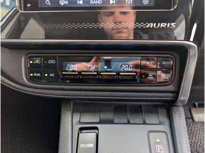 2016 Toyota Auris