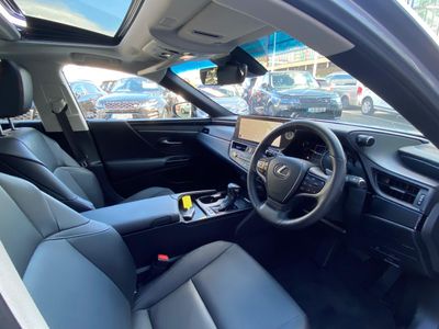 2023 Lexus ES 300h
