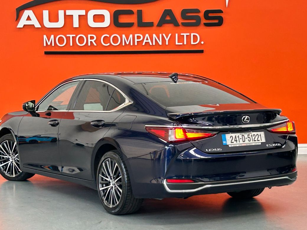 2024 Lexus ES 300h