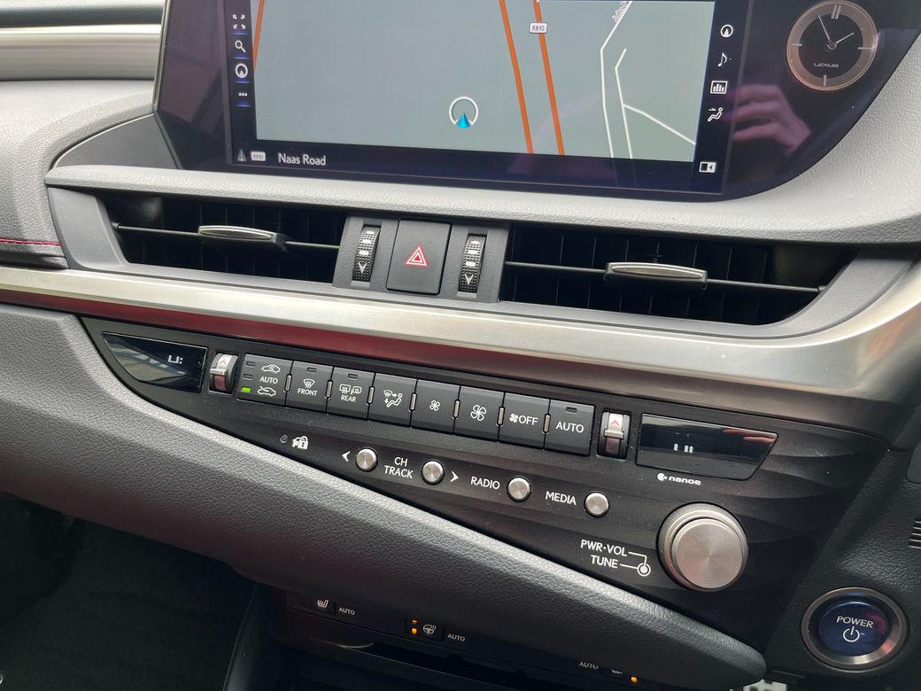 2021 Lexus ES 300h