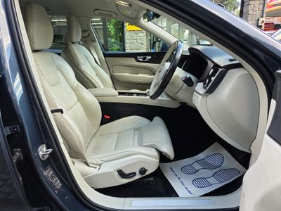 2022 Volvo XC60