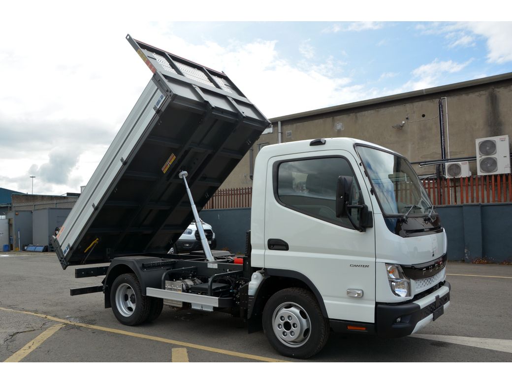 2025 FUSO Canter