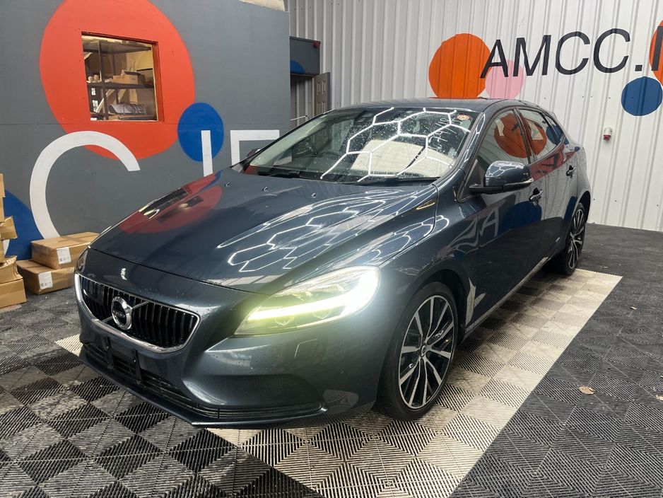 2018 Volvo V40