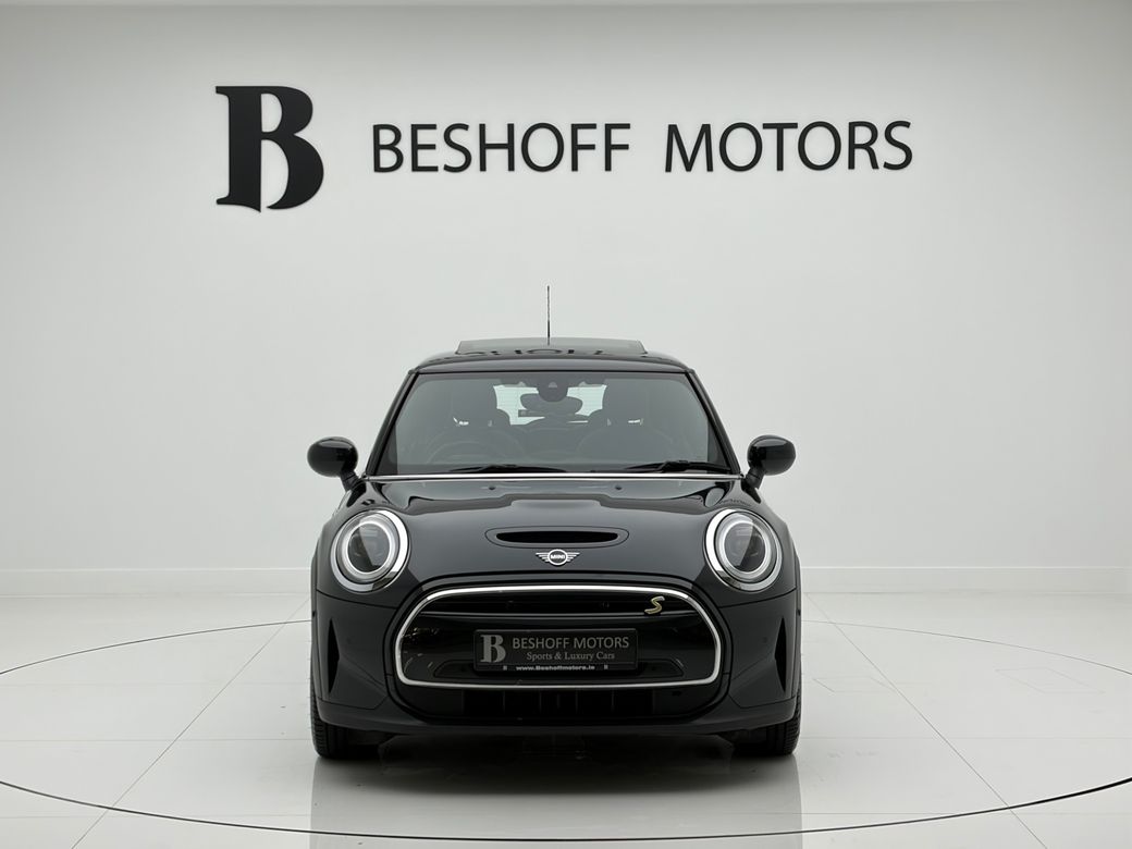 2023 Mini Hatch