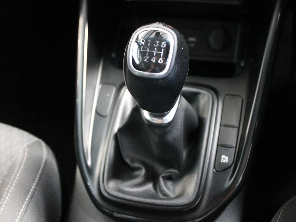2017 Kia Carens