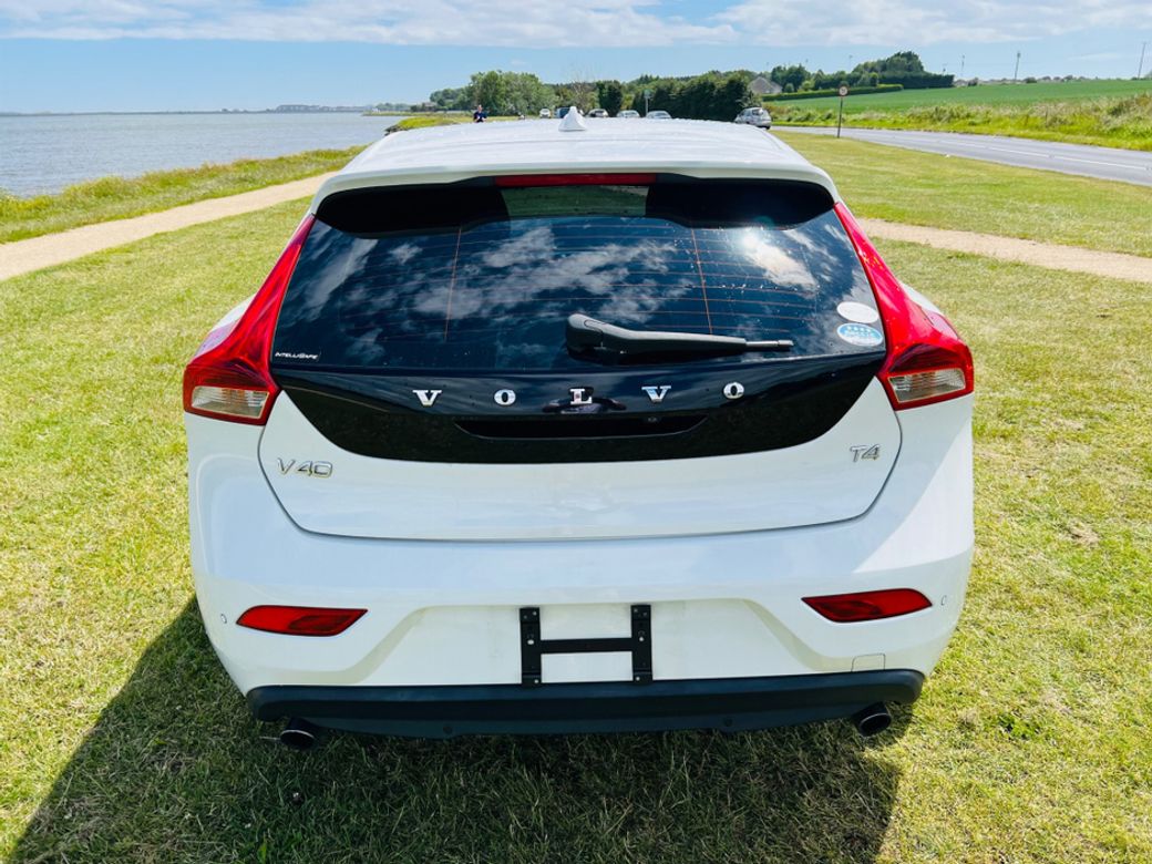 2014 Volvo V40
