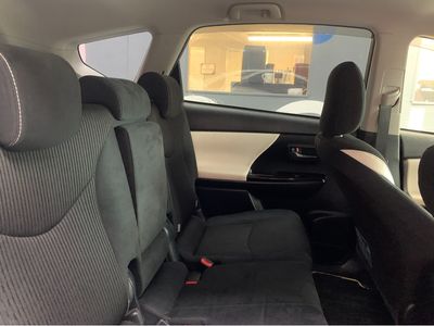 2019 Toyota Prius Alpha