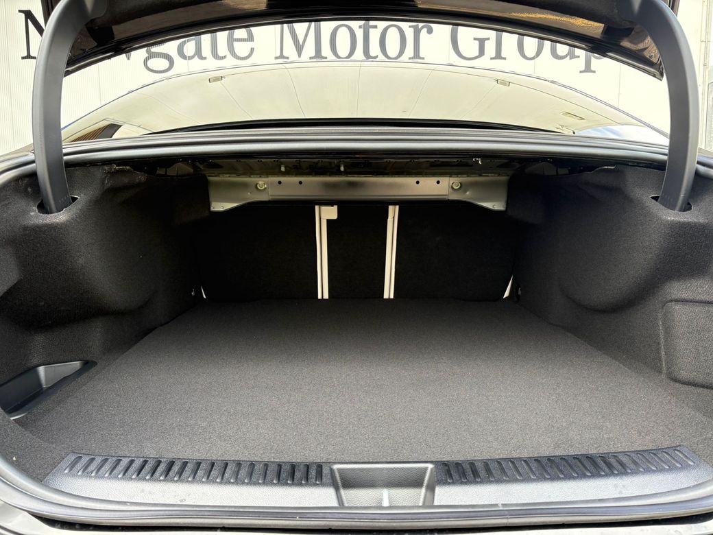 2025 Mercedes-Benz E 300