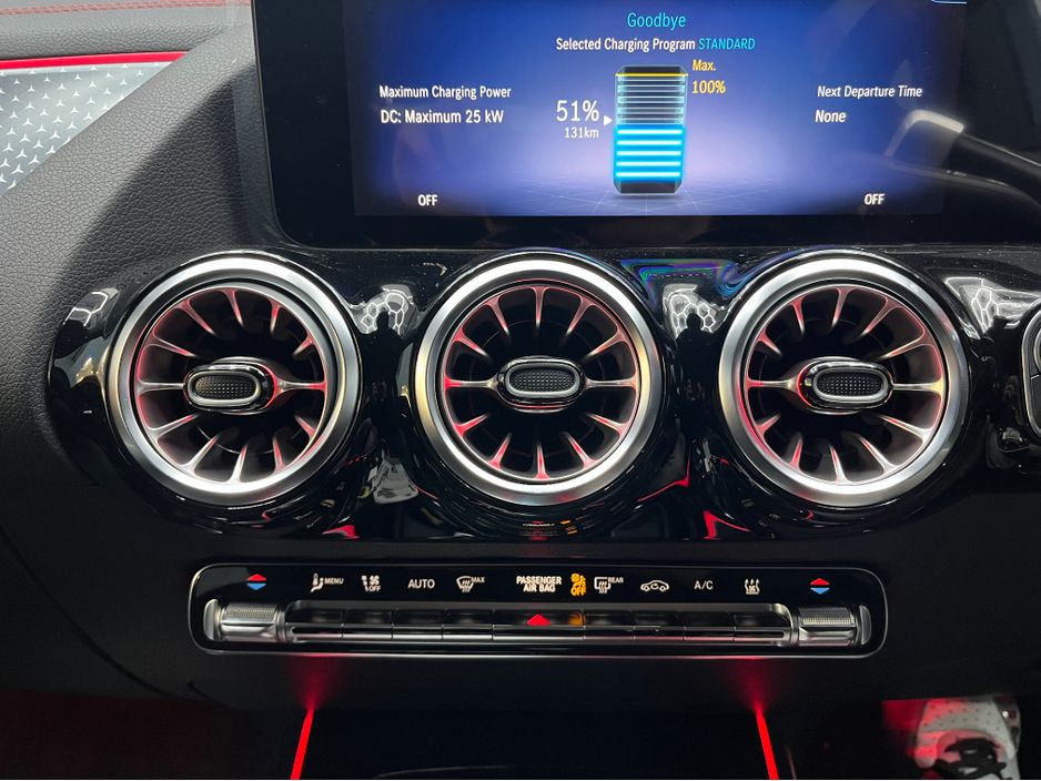 2025 Mercedes-Benz EQA