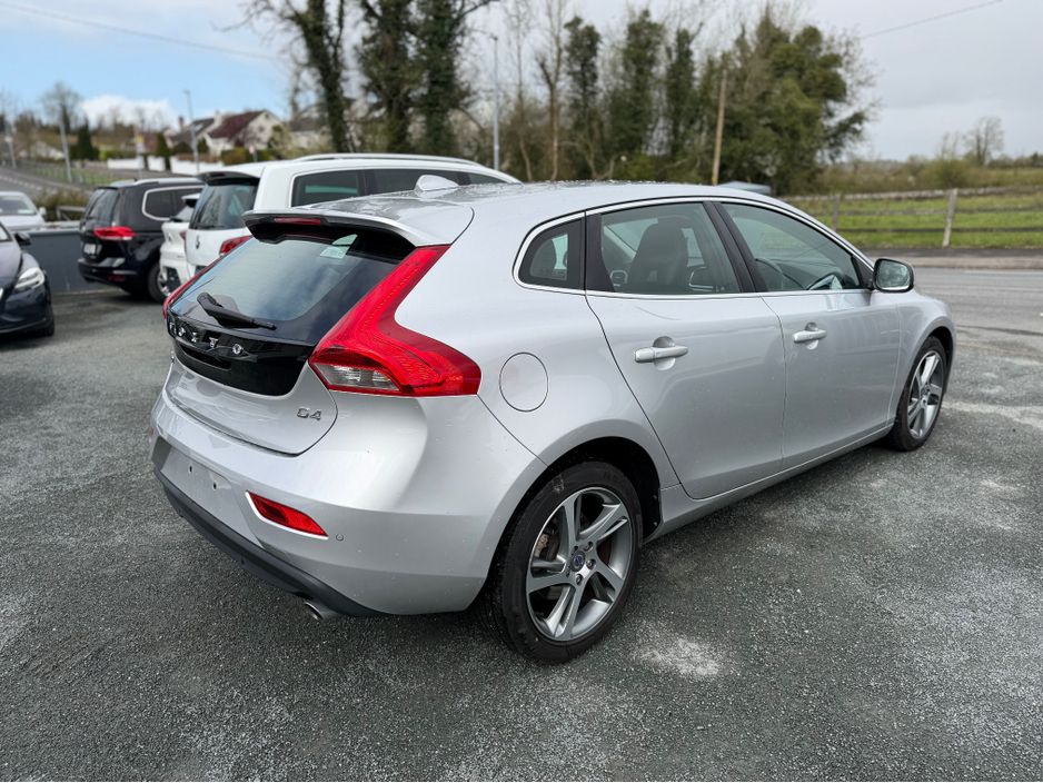 2016 Volvo V40