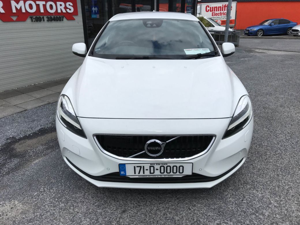 2017 Volvo V40