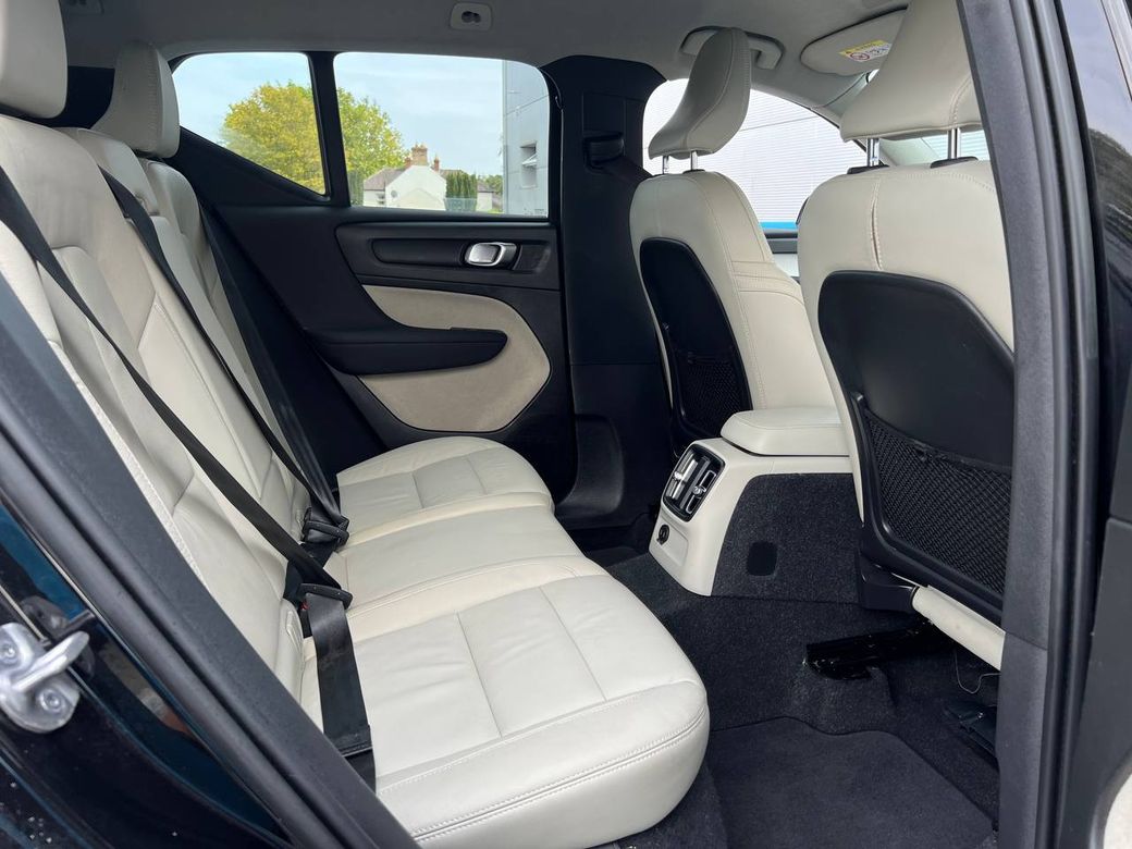 2022 Volvo XC40