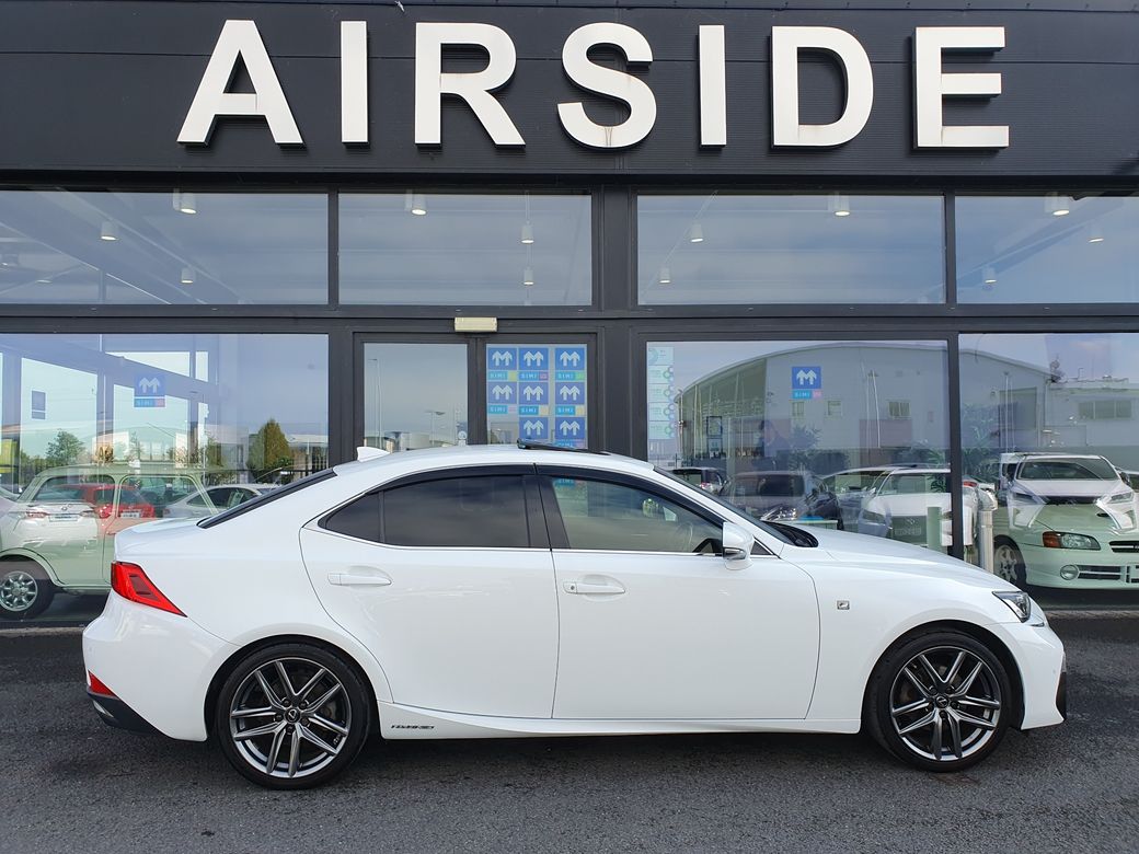 2020 Lexus IS 300h