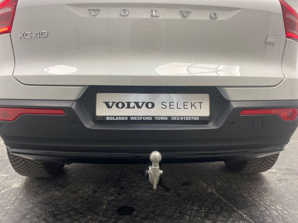 2025 Volvo XC40