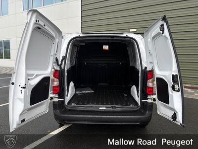 2025 Peugeot Partner