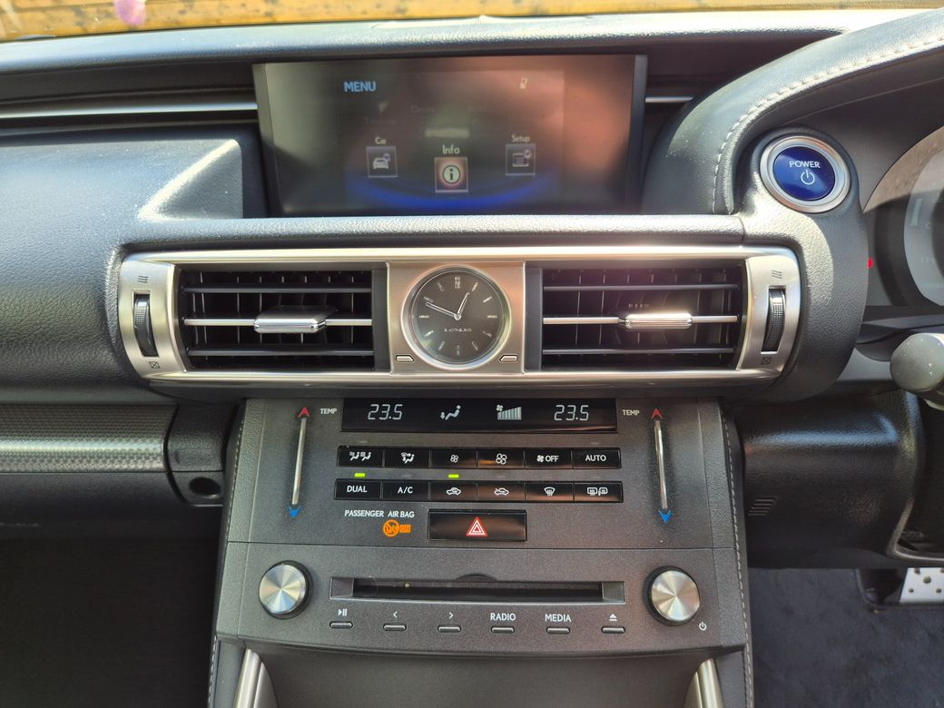 2015 Lexus IS 300h