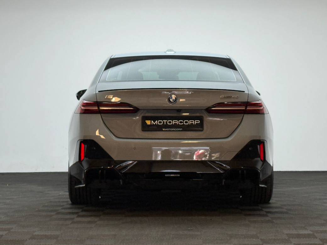 2024 BMW i5