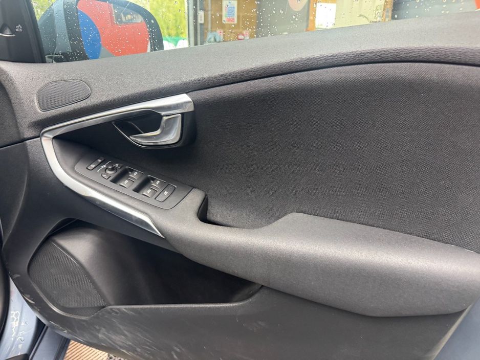 2018 Volvo V40